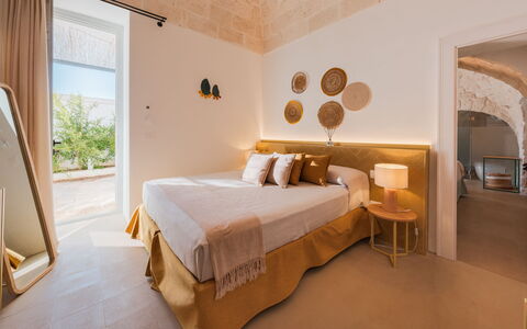Opuntia Trulli e Lamie 10: Muur, Appartement, Slaapkamer, Hotel, Bedding, Villa, Bed