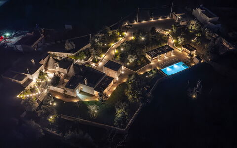 Opuntia Trulli e Lamie 10: Zwembad, Nacht, Toevlucht, Woongebied, Middernacht, Landschap Verlichting, Landgoed, Eco Hotel, Hotel