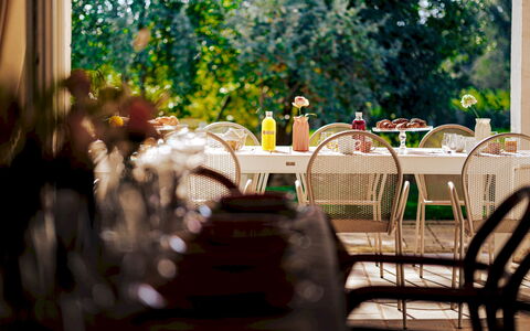 Opuntia Trulli e Lamie 10: Meubilair, Tafel, Stoel, Buitentafel, Buitenmeubels, Restaurant, Tafelkleed, Keuken En Eettafel, Tuin, Serveware