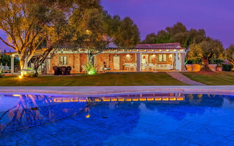 Villa Typha 10: Blauw, Zwembad, Toevlucht, Landgoed, Tuin, Hacienda, Eco Hotel, Landschap Verlichting, Gazon, Landscaping
