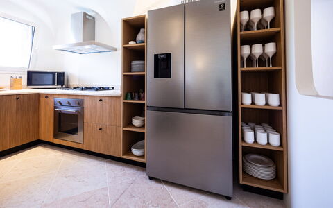 Villa Anga 10+1: Toestel Van De Keuken, Interieur Ontwerp, Keuken, Major Appliance, Meubilair, Hout, Flooring, Cabinetry, Countertop, Huishoudapparatuur