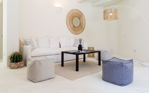 Villa Anga 10+1: Meubilair, Interieur Ontwerp, Bankstel, Muur, Flooring, Verdieping, Woonkamer, Huis, Textiel, Kamer