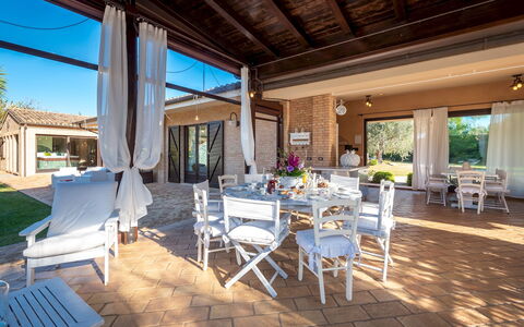 Villa Isotta 8+4: Meubilair, Toevlucht, Huis, Buitenmeubels, Zwembad, Stoel, Landgoed, Eco Hotel, Patio, Keuken En Eettafel
