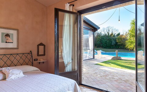 Villa Isotta 8+4: Meubilair, Zwembad, Huis, Toevlucht, Stoel, Hotel, Villa, Schaduw, Landgoed, Eco Hotel