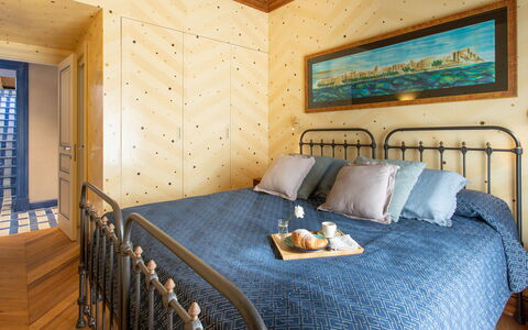 Belvedere Guastella a 8: Meubilair, Interieur Ontwerp, Muur, Hout, Verdieping, Flooring, Slaapkamer, Kamer, Bed, Plafond