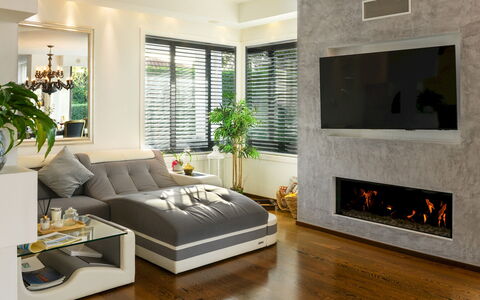 Villa Vae Victis 6: Meubilair, Interieur Ontwerp, Flooring, Verdieping, Muur, Bankstel, Woonkamer, Huis, Hout, Televisie