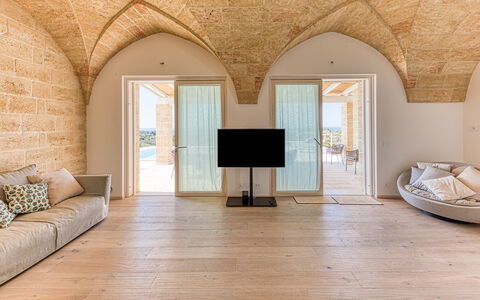 Villa Porta Azzurra 6+2: Flooring, Verdieping, Meubilair, Interieur Ontwerp, Plafond, Houten Vloer, Stoel, Woonkamer, Beits, Hardwood