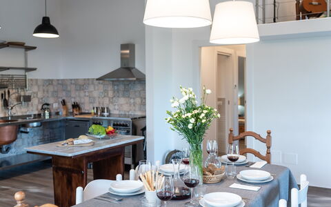 Dimora Campo delle Mura 4+2: Meubilair, Interieur Ontwerp, Flooring, Keuken, Lichte Inrichting, Plafond, Countertop, Hout, Stoel, Tafel