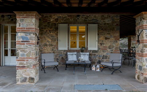 Villa Dada 10: Meubilair, Deur, Buitenmeubels, Stoel, Veranda, Steen, Flagstone, Schaduw, Patio, Stenen Muur