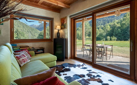 Chalet Walser 4+2: Meubilair, Hout, Interieur Ontwerp, Flooring, Verdieping, Huis, Kamer, Woonkamer, Stoel, Plafond