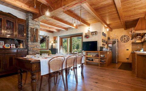 Chalet Walser 4+2: Meubilair, Interieur Ontwerp, Flooring, Hout, Verdieping, Stoel, Plafond, Eetkamer, Lichte Inrichting, Tafel