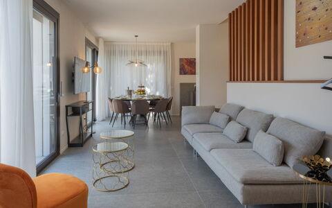 Marea 8: Meubilair, Interieur Ontwerp, Flooring, Verdieping, Hout, Bankstel, Woonkamer, Tafel, Kamer, Plafond
