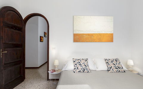 Villa Meraviglia 8: Muur, Verdieping, Interieur Ontwerp, Flooring, Hout, Slaapkamer, Meubilair, Kamer, Bed, Plafond