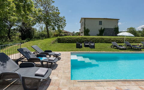 Villa a Casa di Giovanni 12: Zwembad, Buitenmeubels, Ligstoel, Meubilair, Toevlucht, Landscaping, Schaduw, Stoel, Tuin, Eco Hotel