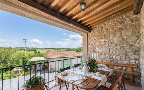 Villa a Casa di Giovanni 12: Meubilair, Huis, Stoel, Verblijf, Deur, Buitenmeubels, Bloempot, Balkon, Patio, Veranda