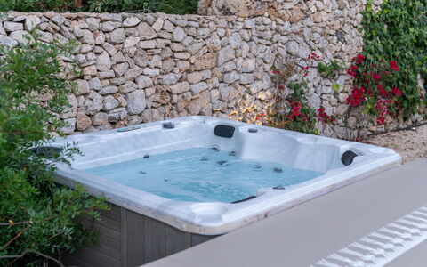 Masseria Muto 6: Samengesteld Materiaal, Bloempot, Jacuzzi, Tuin, Bad, Zwembad, Loodgieterswerkinrichting, Waterpartij, Kamerplant