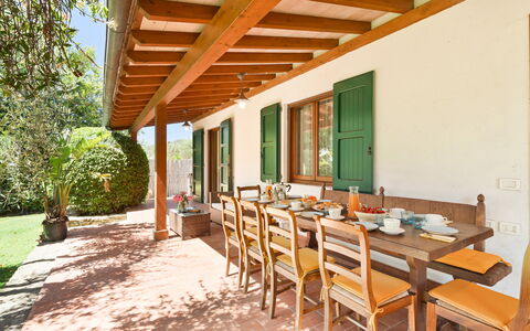 Villa Castiglione 9: Hout, Meubilair, Veranda, Huis, Deur, Verblijf, Keuken En Eettafel, Buitenmeubels, Buitentafel, Beits
