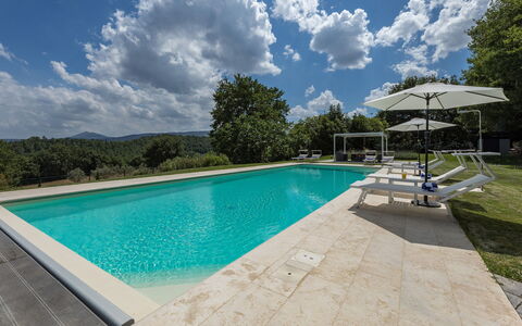Villa Pianello 10: Blauw, Zwembad, Samengesteld Materiaal, Toevlucht, Schaduw, Waterpartij, Thermae, Landscaping, Eco Hotel, Buitenmeubels