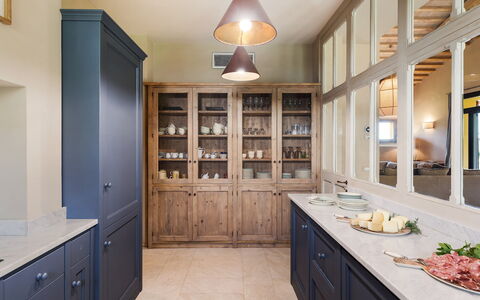 Casale Ansedonia 8+1: Interieur Ontwerp, Cabinetry, Meubilair, Keuken, Hout, Flooring, Kast, Countertop, Verdieping, Stellingen