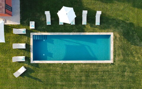 Casale Ansedonia 8+1: Zwembad, Gazon, Thermae, Kunstgras, Buitenmeubels, Werf, Landscaping, Toevlucht, Backyard, Waterpartij