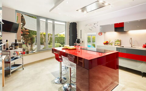 Villa Tiberio 6+2: Interieur Ontwerp, Meubilair, Keuken, Flooring, Countertop, Plafond, Verdieping, Verlichting, Cabinetry, Toestel Van De Keuken