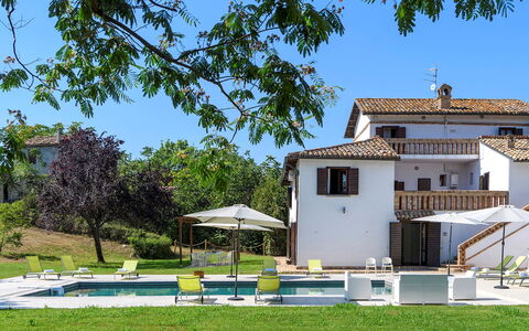 Villa Ardente 12+1: Huis, Huis, Landgoed, Zwembad, Gazon, Hacienda, Toevlucht, Villa, Boerderij, Landscaping