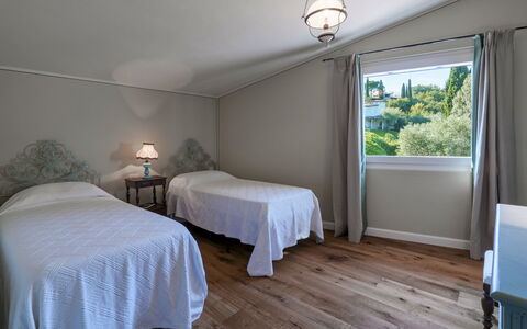 Villa del Prato 8: Meubilair, Interieur Ontwerp, Flooring, Verdieping, Plafond, Bed, Verlichting, Slaapkamer, Kamer, Huis