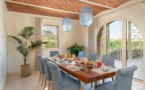 Podere Terranuova 10+2: Meubilair, Stoel, Interieur Ontwerp, Tafel, Hout, Keuken En Eettafel, Eetkamer, Tableware, Kamer, Verlichting
