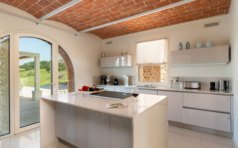 Podere Terranuova 10+2: Keuken, Interieur Ontwerp, Countertop, Meubilair, Hout, Flooring, Plafond, Toestel Van De Keuken, Cabinetry, Huis
