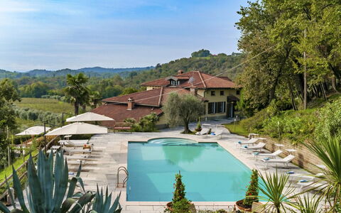 Tenuta Navelli 12+2: Zwembad, Toevlucht, Eco Hotel, Landgoed, Thermae, Hacienda, Villa, Badplaats, Buitenmeubels, Paraplu