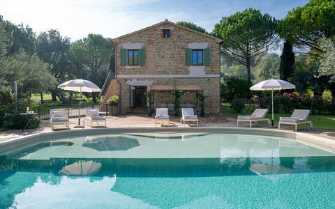 Villa Cherubini 8+1: Zwembad, Toevlucht, Landgoed, Buitenmeubels, Villa, Boerderij, Tuin, Schaduw, Eco Hotel, Hacienda
