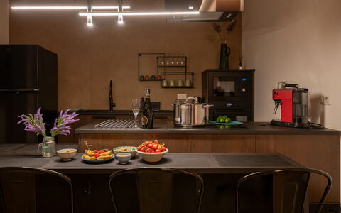 Kapoka 6: Meubilair, Interieur Ontwerp, Verlichting, Lichte Inrichting, Plafond, Keuken, Flooring, Huis, Toestel Van De Keuken, Kamer