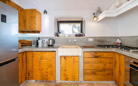 Trullo Luna 6+1: Hout, Countertop, Keuken, Toestel Van De Keuken, Major Appliance, Cabinetry, Huishoudapparatuur, Fornuis, Beits, Gootsteen