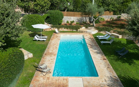Trullo Luna 6+1: Zwembad, Blauw, Toevlucht, Samengesteld Materiaal, Tuin, Backyard, Schaduw, Buitenmeubels, Landscaping, Waterpartij