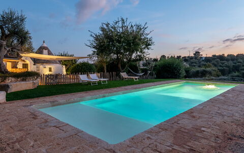 Trullo Luna 6+1: Blauw, Zwembad, Landgoed, Tuin, Hacienda, Landscaping, Werf, Waterpartij, Villa, Backyard