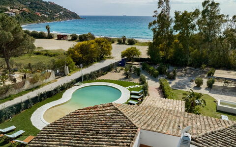 Villa Sandra 10: Zwembad, Buitenmeubels, Toevlucht, Landgoed, Hacienda, Schaduw, Villa, Eco Hotel, Landscaping, Hotel