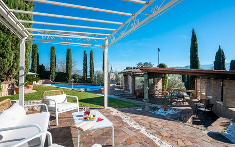 Tenuta Cavi 10: Meubilair, Buitenmeubels, Toevlucht, Schaduw, Zwembad, Stoel, Eco Hotel, Outdoor Structuur, Bloempot, Patio