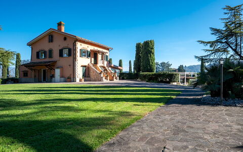 Tenuta Cavi 10: Lucht, Huis, Landgoed, Villa, Boerderij, Landscaping, Hacienda, Herenhuis