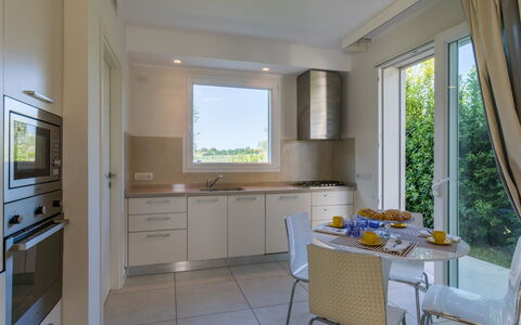 Villa Mandara 8+2: Meubilair, Interieur Ontwerp, Flooring, Huis, Keuken, Countertop, Verlichting, Toestel Van De Keuken, Stoel, Verdieping