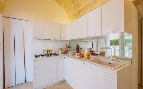 Kyvos 10: Keuken, Interieur Ontwerp, Toestel Van De Keuken, Flooring, Countertop, Hout, Major Appliance, Verdieping, Plafond, Cabinetry
