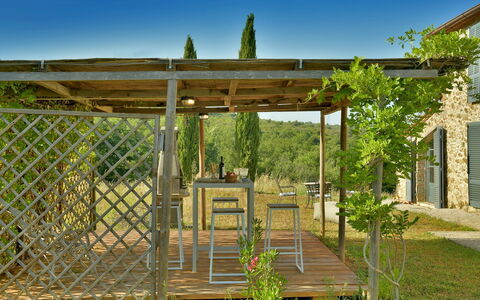 Casa la Pratellaccia 6+2: Hout, Tuin, Outdoor Structuur, Schaduw, Buitenmeubels, Pergola, Backyard, Buitentafel, Natuurlijk Materiaal, Landscaping