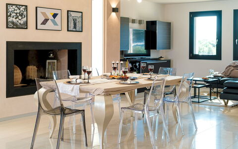 Dimora Solaris 6: Meubilair, Flooring, Interieur Ontwerp, Stoel, Verdieping, Tafel, Keuken En Eettafel, Plafond, Eetkamer, Glas