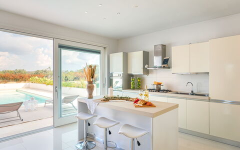 Dimora Solaris 6: Meubilair, Keuken, Interieur Ontwerp, Countertop, Flooring, Toestel Van De Keuken, Cabinetry, Plafond, Verdieping, Huis