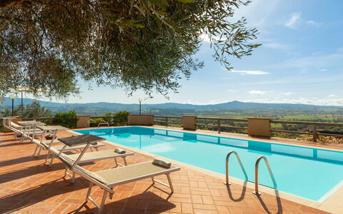 Casale Ombrone 11: Zwembad, Toevlucht, Eco Hotel, Buitenmeubels, Hacienda, Hotel, Villa, Badplaats, Balkon