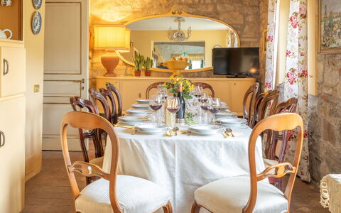 Casale delle Farfalle 12: Meubilair, Interieur Ontwerp, Tafel, Hout, Stoel, Eetkamer, Keuken En Eettafel, Textiel, Verlichting, Kamer