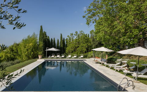 Villa la Monarca 16: Boom, Zwembad, Buitenmeubels, Reflectie, Paraplu, Landscaping, Tuin, Ligstoel, Toevlucht, Schaduw