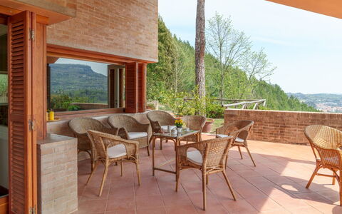 Villa Lia 10: Hout, Beits, Plafond, Hardwood, Eco Hotel, Stoel, Schaduw, Balkon, Steen, Toevlucht