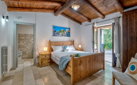 Trulli Italia 6+2: Meubilair, Interieur Ontwerp, Muur, Flooring, Hout, Verdieping, Plafond, Bed, Slaapkamer, Huis