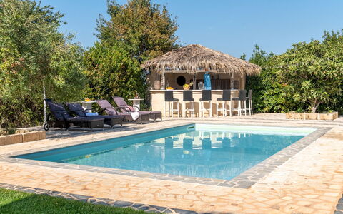 Trulli Italia 6+2: Zwembad, Meubilair, Buitenmeubels, Toevlucht, Stoel, Schaduw, Eco Hotel, Paraplu, Vrije Tijd, Samengesteld Materiaal