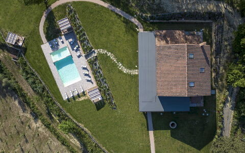 Agriresort Bacaringhe 13: Zwembad, Landgoed, Gazon, Vrije Tijd, Tuin, Verblijf, Backyard, Landscaping, Boerderij, Werf